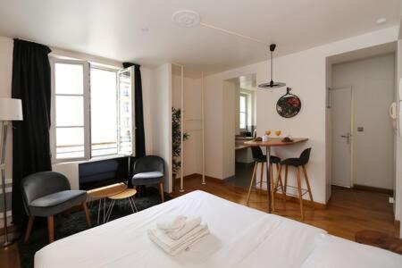 302 - Sejournez Dans Un Studio De Charme A Paris 5 - Flat-Guest Bagian luar foto